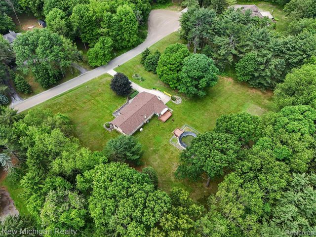 1325 Pine Grove Lane, Milford Charter Township, MI 48381