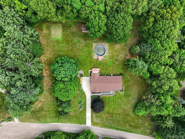 1325 Pine Grove Lane, Milford Charter Township, MI 48381