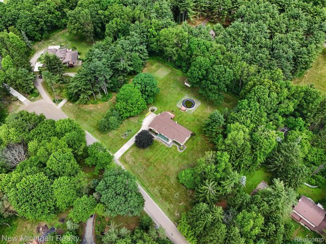 1325 Pine Grove Lane, Milford Charter Township, MI 48381