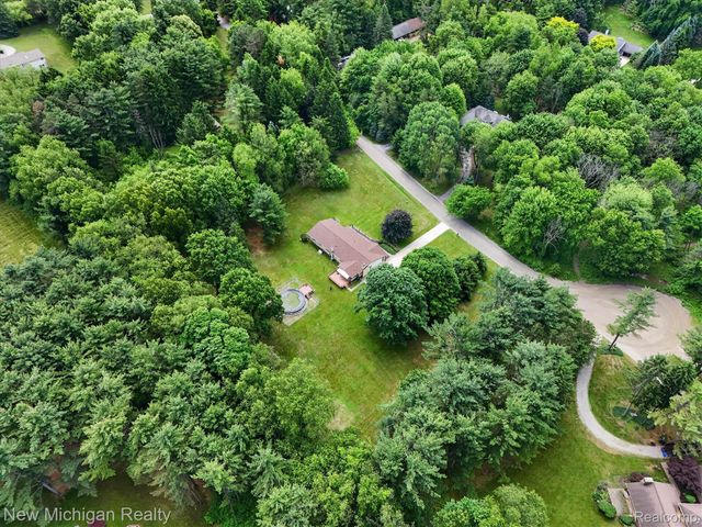 1325 Pine Grove Lane, Milford Charter Township, MI 48381