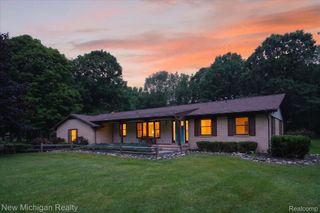 1325 Pine Grove Lane, Milford Charter Township, MI 48381