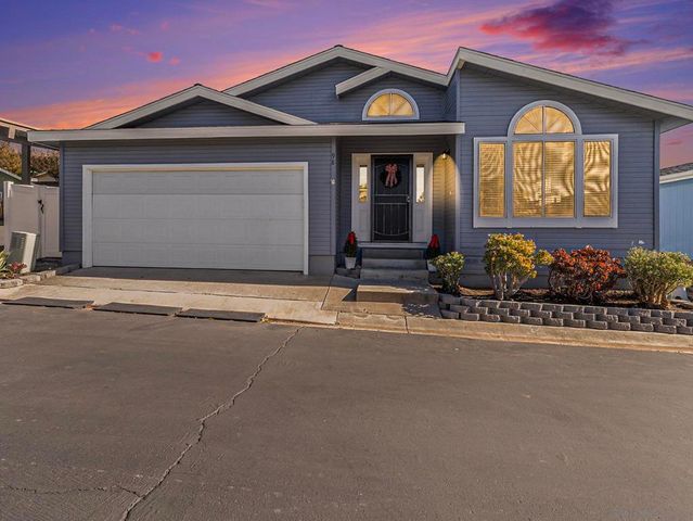 15935 Spring Oaks Road 98, El Cajon, CA 92021