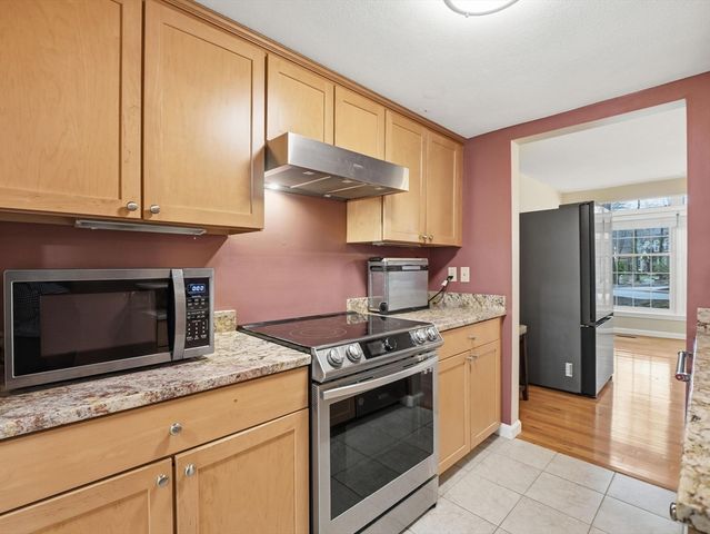 111 Brigham St 19A, Hudson, MA 01749