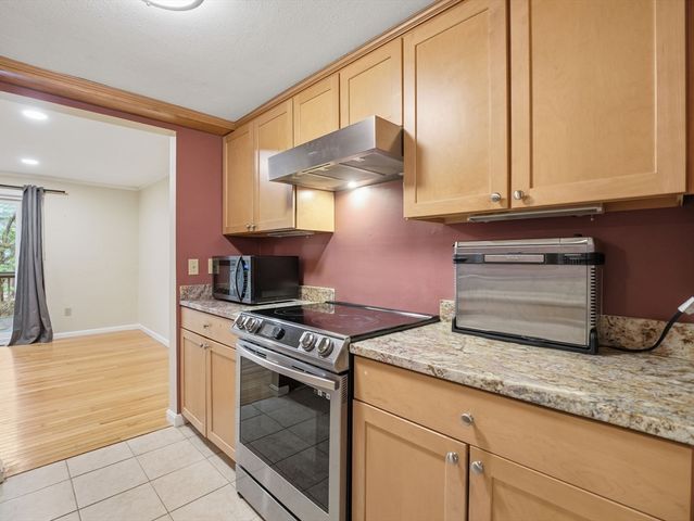 111 Brigham St 19A, Hudson, MA 01749