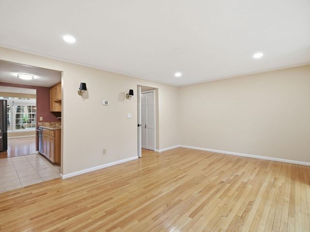 111 Brigham St 19A, Hudson, MA 01749