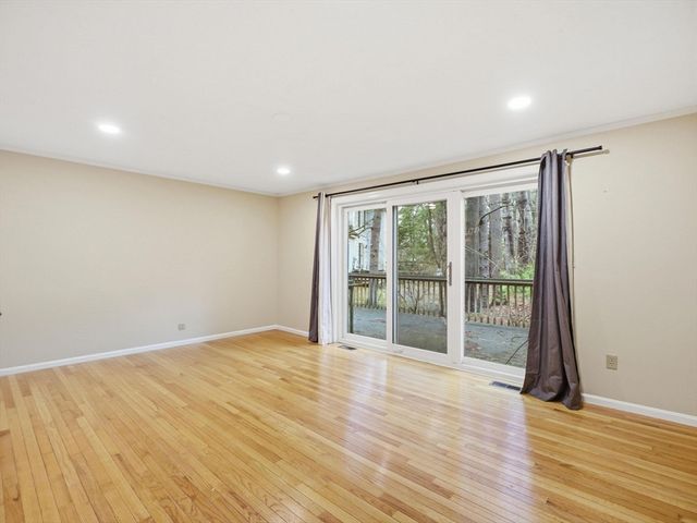 111 Brigham St 19A, Hudson, MA 01749