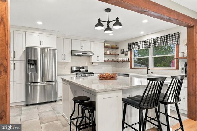 903 SUMMIT LN, Oreland, PA 19075