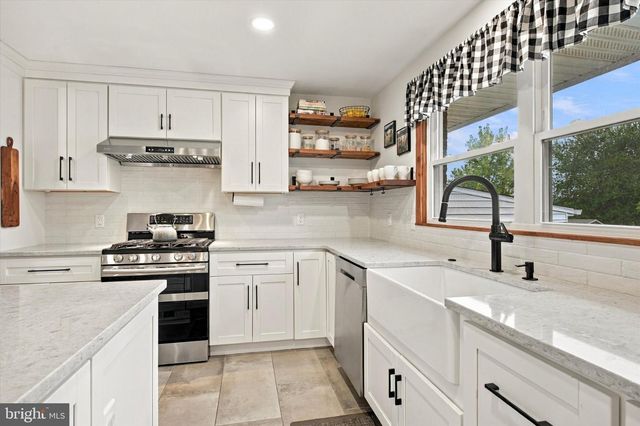 903 SUMMIT LN, Oreland, PA 19075