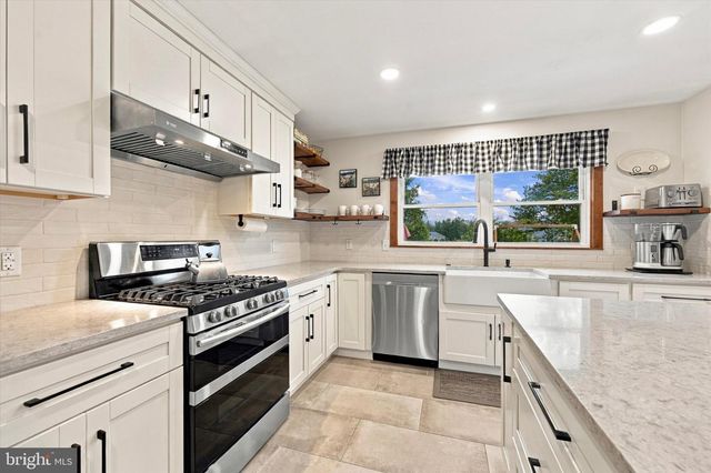 903 SUMMIT LN, Oreland, PA 19075