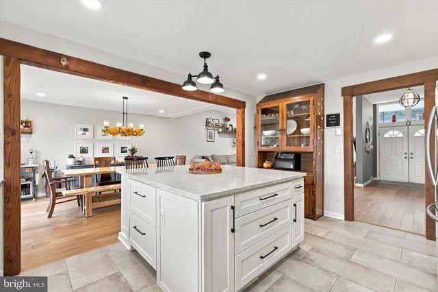 903 SUMMIT LN, Oreland, PA 19075