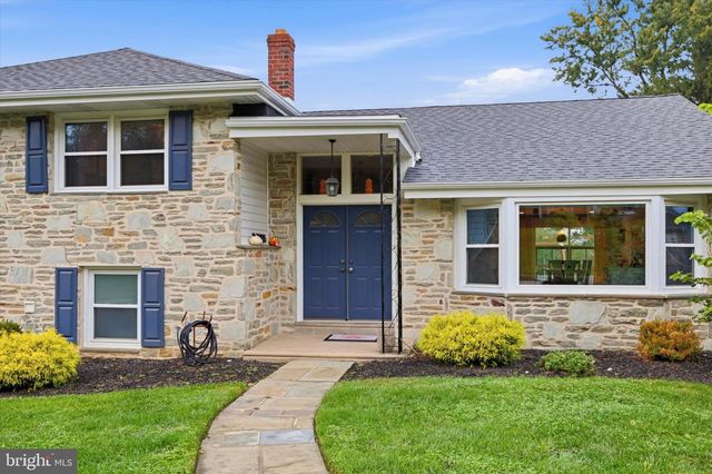 903 SUMMIT LN, Oreland, PA 19075