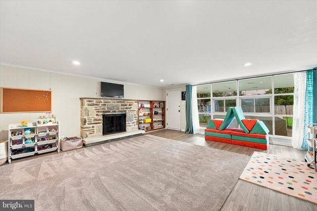 903 SUMMIT LN, Oreland, PA 19075