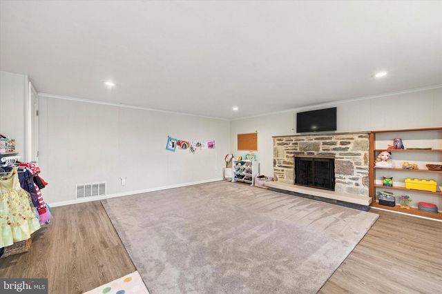 903 SUMMIT LN, Oreland, PA 19075