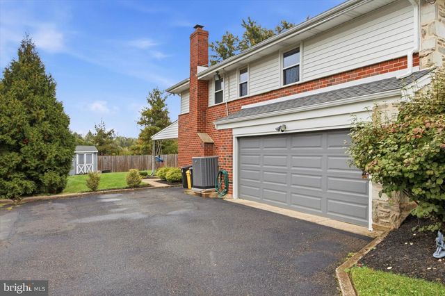 903 SUMMIT LN, Oreland, PA 19075