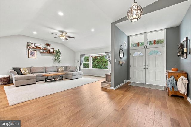 903 SUMMIT LN, Oreland, PA 19075