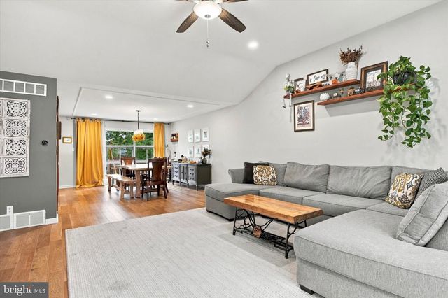 903 SUMMIT LN, Oreland, PA 19075