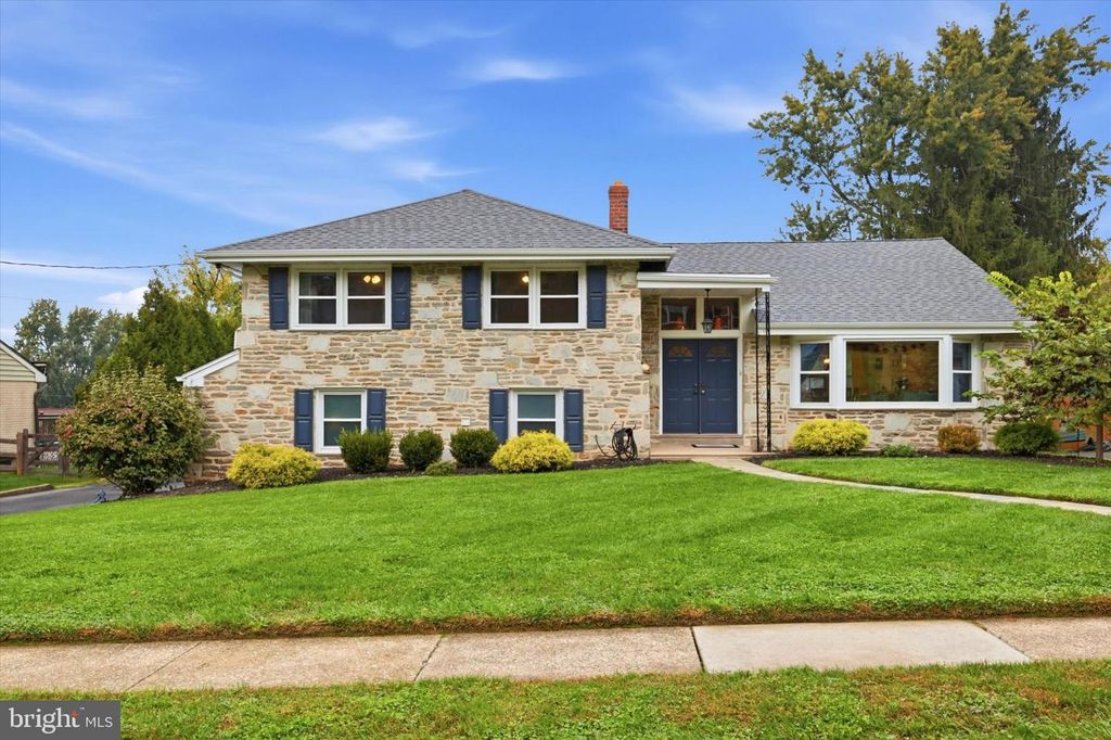 903 SUMMIT LN, Oreland, PA 19075
