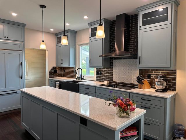 702 Hickory Street, Omaha, NE 68108