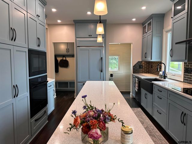702 Hickory Street, Omaha, NE 68108