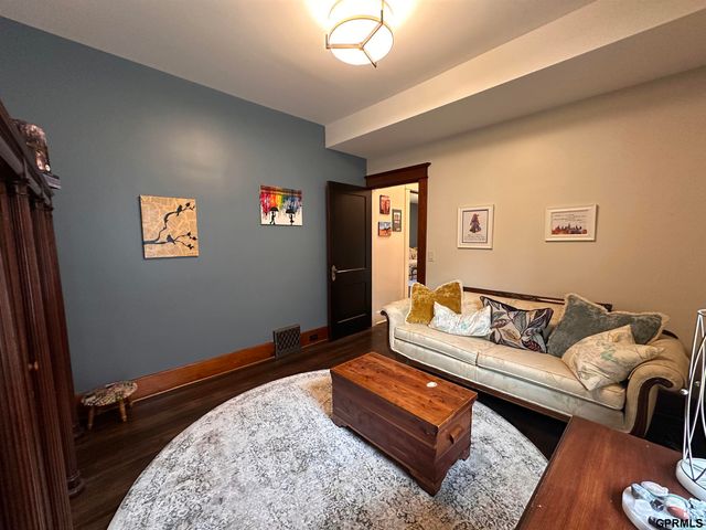 702 Hickory Street, Omaha, NE 68108
