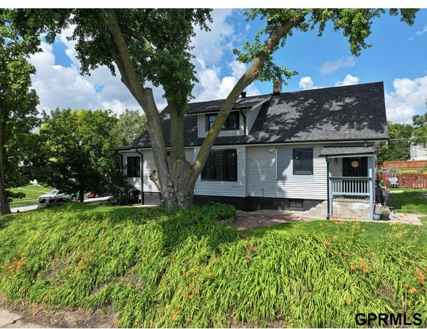 702 Hickory Street, Omaha, NE 68108