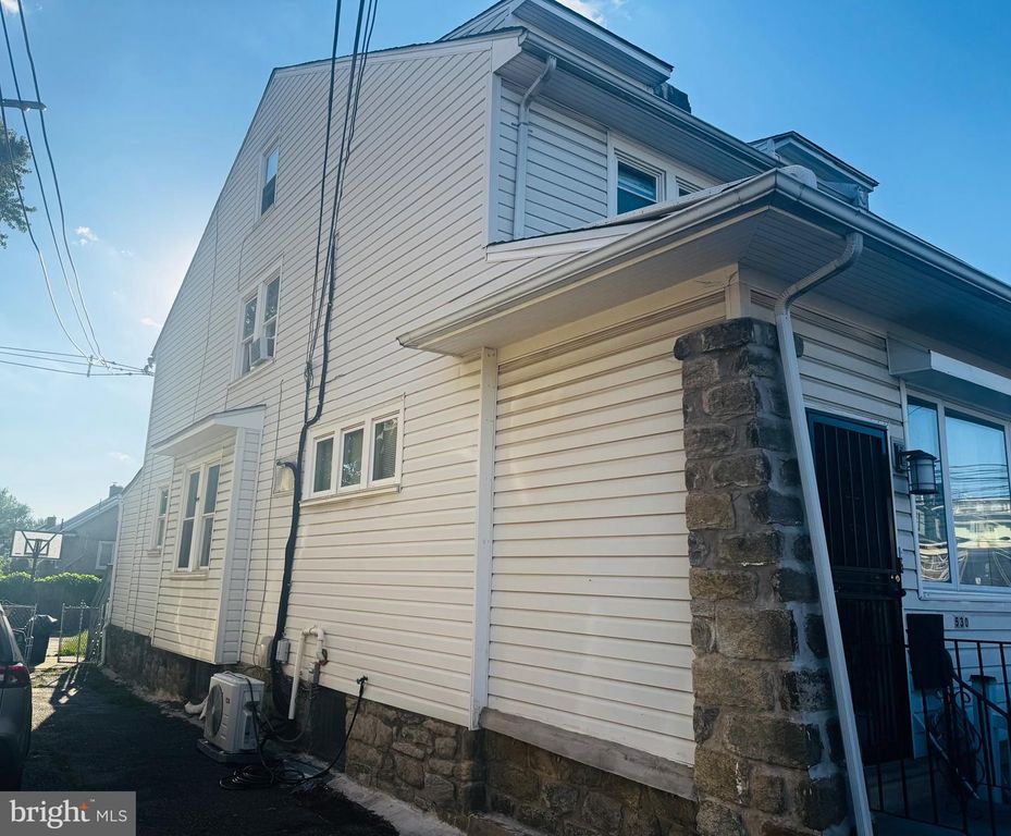 530 ORCHARD AVE, Lansdowne, PA 19050