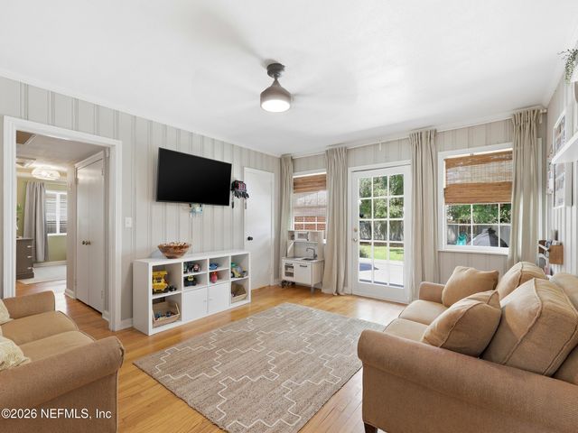 1630 MAYVIEW Road, Jacksonville, FL 32210