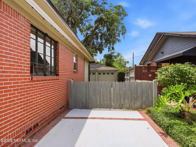 1630 MAYVIEW Road, Jacksonville, FL 32210