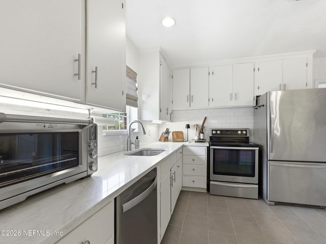 1630 MAYVIEW Road, Jacksonville, FL 32210