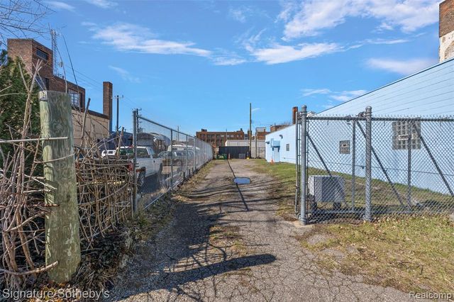 6543 Hastings Street, Detroit, MI 48211
