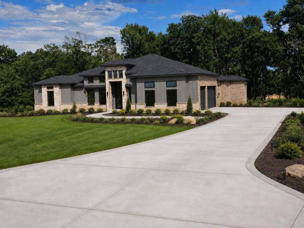 9646 Lakeside Oaks Drive, Plantersville, TX 77363