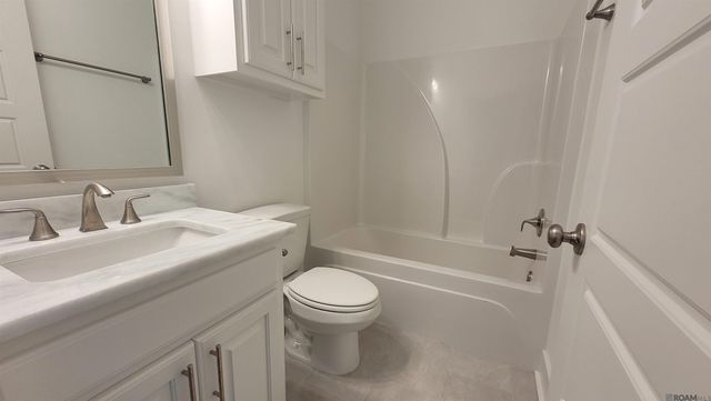 7024 Garden Hill Dr, Baton Rouge, LA 70817
