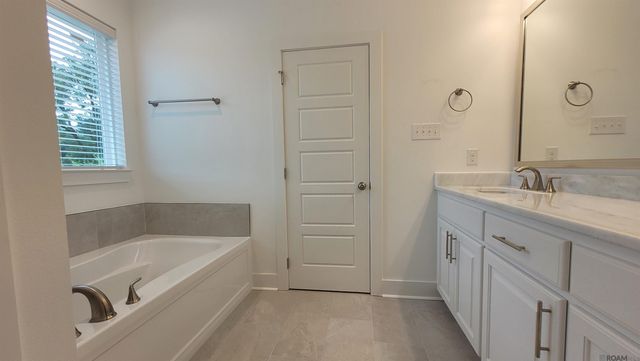 7024 Garden Hill Dr, Baton Rouge, LA 70817