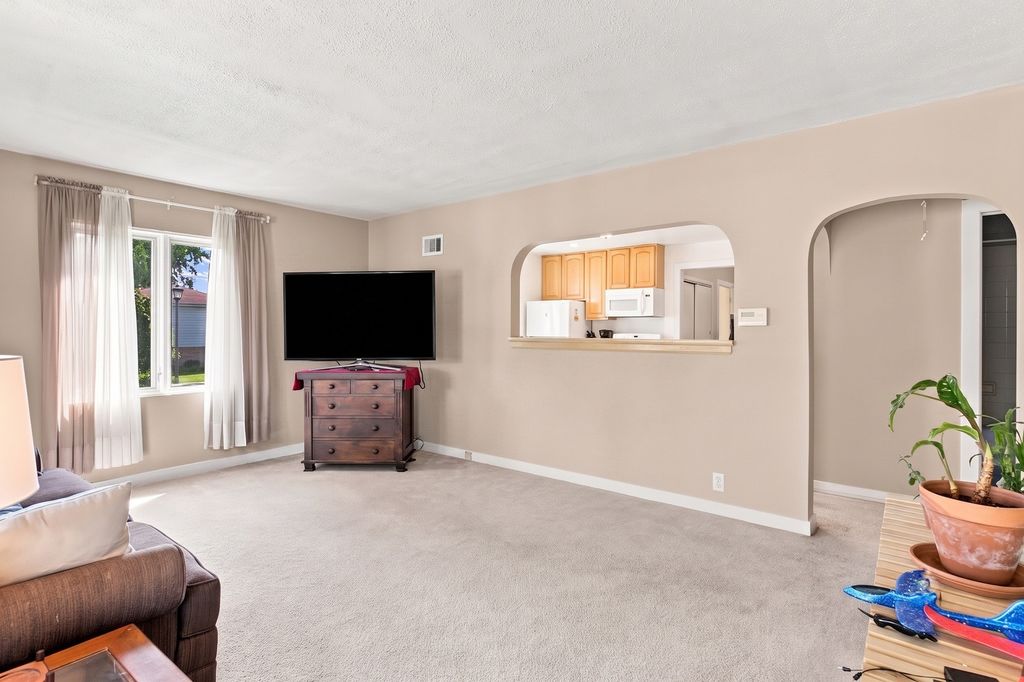 792 N Kenilworth Avenue, Elmhurst, IL 60126 — photo 2