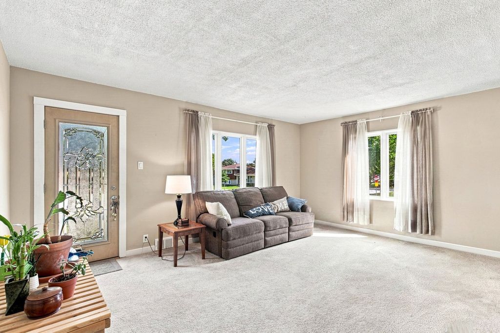 792 N Kenilworth Avenue, Elmhurst, IL 60126 — photo 3