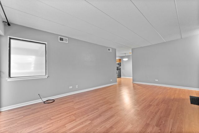 564 Timber Ridge Drive 305, Carol Stream, IL 60188