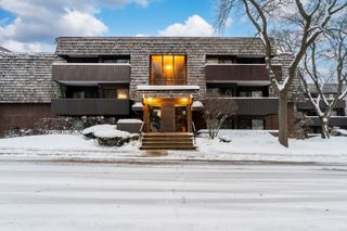 564 Timber Ridge Drive 305, Carol Stream, IL 60188