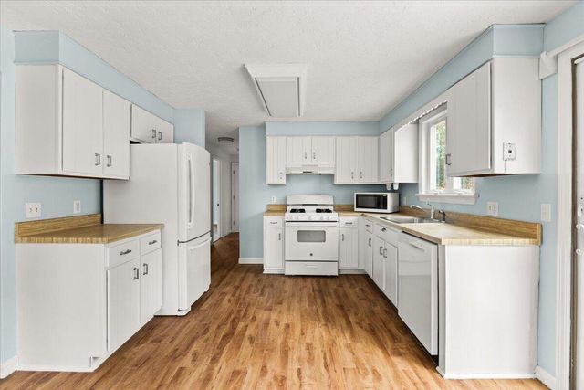 77 Kiahs Way, East Sandwich, MA 02537