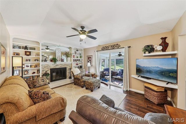 5933 Loblolly Court, St Louis, MO 63128