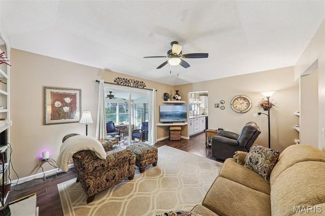 5933 Loblolly Court, St Louis, MO 63128