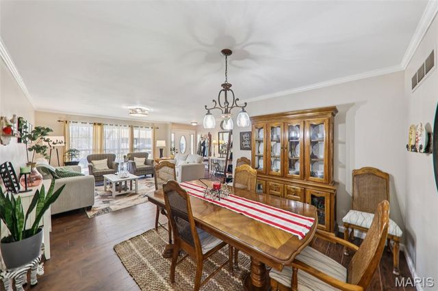 5933 Loblolly Court, St Louis, MO 63128