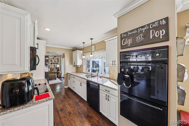 5933 Loblolly Court, St Louis, MO 63128