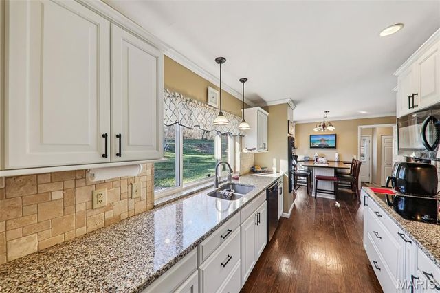 5933 Loblolly Court, St Louis, MO 63128