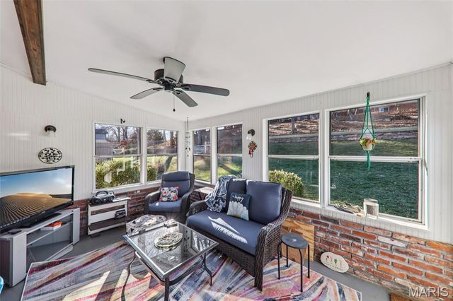 5933 Loblolly Court, St Louis, MO 63128