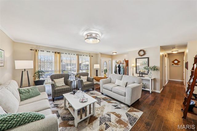 5933 Loblolly Court, St Louis, MO 63128