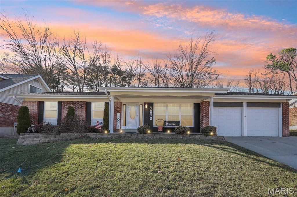 5933 Loblolly Court, St Louis, MO 63128