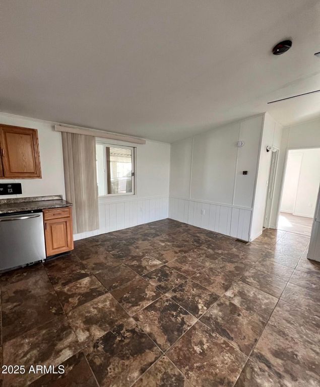 Image 6 of property listing at 8601 N 103RD Avenue 58, Peoria, AZ 85345