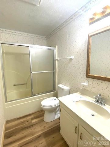 15 Golden Oaks Lane, Fletcher, NC 28732