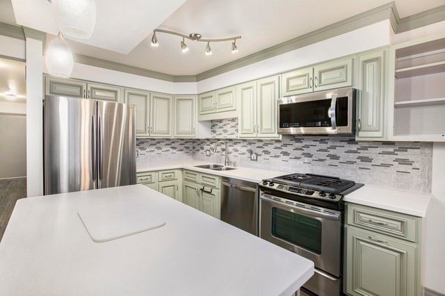 548 Park Place, Saline City, MI 48176