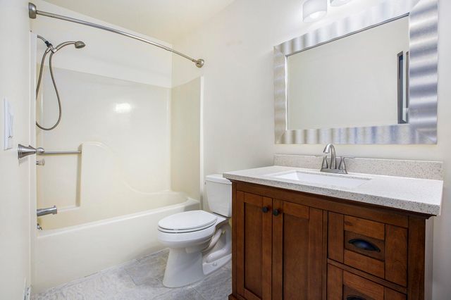 548 Park Place, Saline City, MI 48176